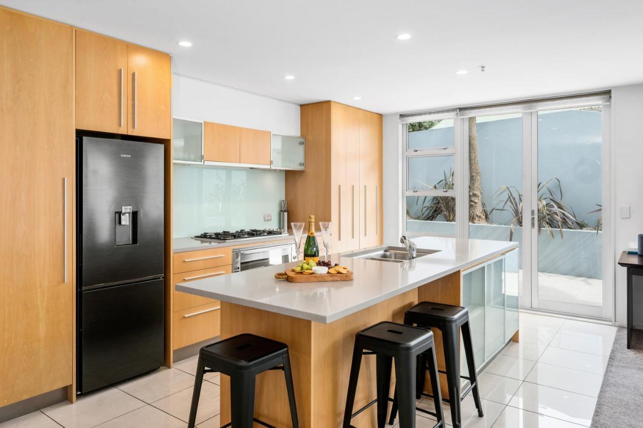 Lakeside Apartment Waimahana 1 タウポ エクステリア 写真
