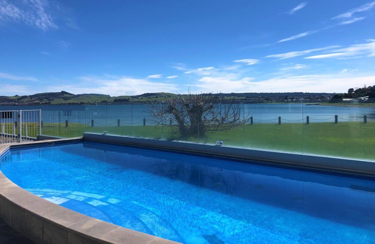 Lakeside Apartment Waimahana 1 タウポ エクステリア 写真